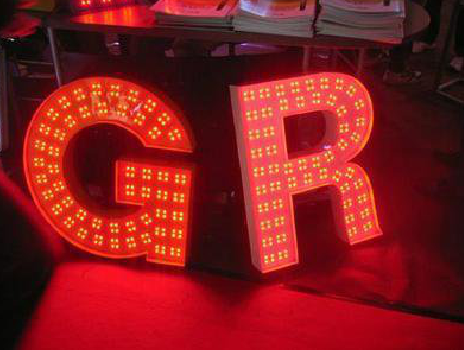 荆州LED发光字有哪些优势？